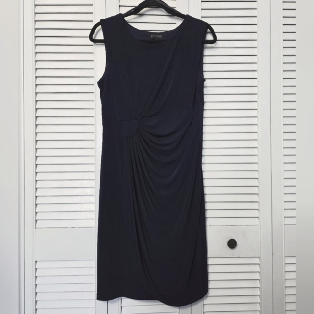 Elegant Navy Blue Sleeveless Dress